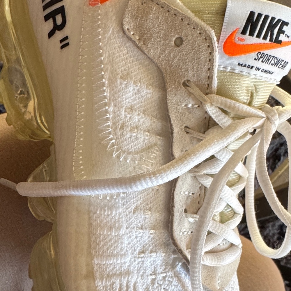 Nike White Air VaporMax with Translucent Soles - Picture 7 of 11